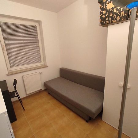 Nice Room With 2 Shared Bathrooms ,Wc , 2Km To Old Town -100M From Metro Szwedzka Βαρσοβία Εξωτερικό φωτογραφία