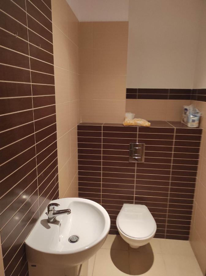 Nice Room With 2 Shared Bathrooms ,Wc , 2Km To Old Town -100M From Metro Szwedzka Βαρσοβία Εξωτερικό φωτογραφία